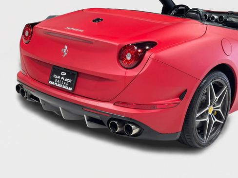 Used 2016 Ferrari California T image 11