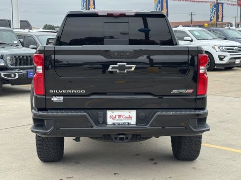 Used 2024 Chevrolet Silverado 1500 ZR2 w/ Technology Package image 8