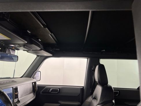 Used 2023 Ford Bronco Badlands image 19