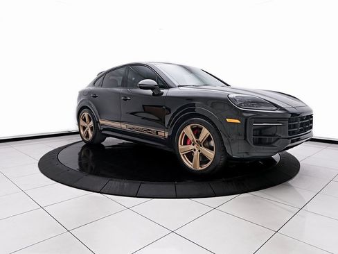 Used 2025 Porsche Cayenne GTS image 15