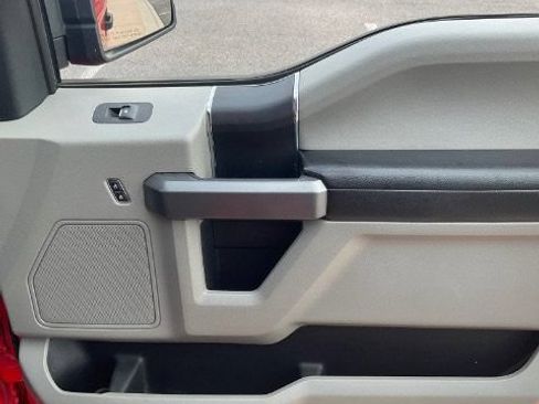 Used 2018 Ford F150 XLT AWD/4WD image 13