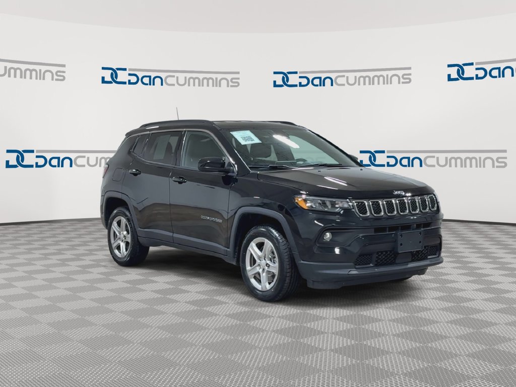 Used 2024 Jeep Compass Latitude AWD/4WD image 2