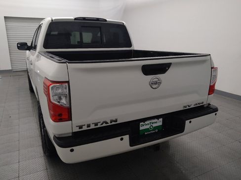 Used 2018 Nissan Titan SV w/ SV Convenience Package AWD/4WD image 6
