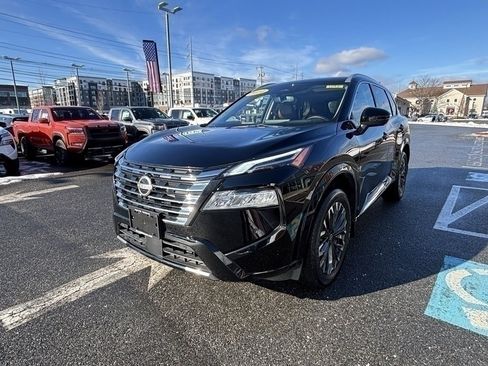 Used 2024 Nissan Rogue Platinum w/ Platinum Premium Package image 7