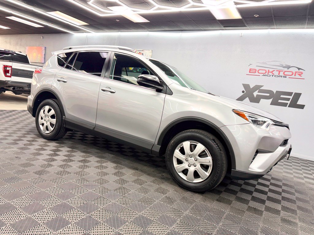 Used 2016 Toyota RAV4 LE FWD image 2
