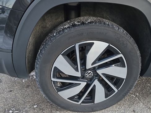 Used 2024 Volkswagen Atlas SE image 9