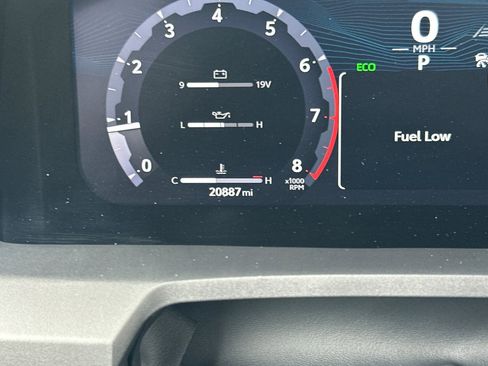 Used 2025 Toyota Tacoma TRD Sport AWD/4WD image 28