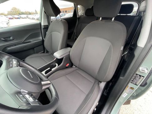 Used 2025 Hyundai Kona SEL image 36