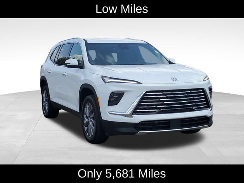 Used 2026 Buick Enclave Preferred w/ Power Package AWD/4WD image 2