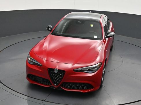 Used 2025 Alfa Romeo Giulia w/ Veloce Package Rwd image 23