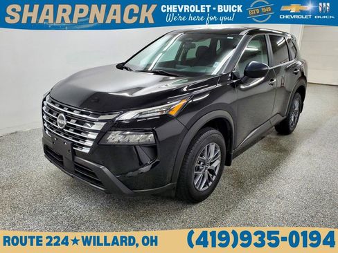 Used 2024 Nissan Rogue S image 1