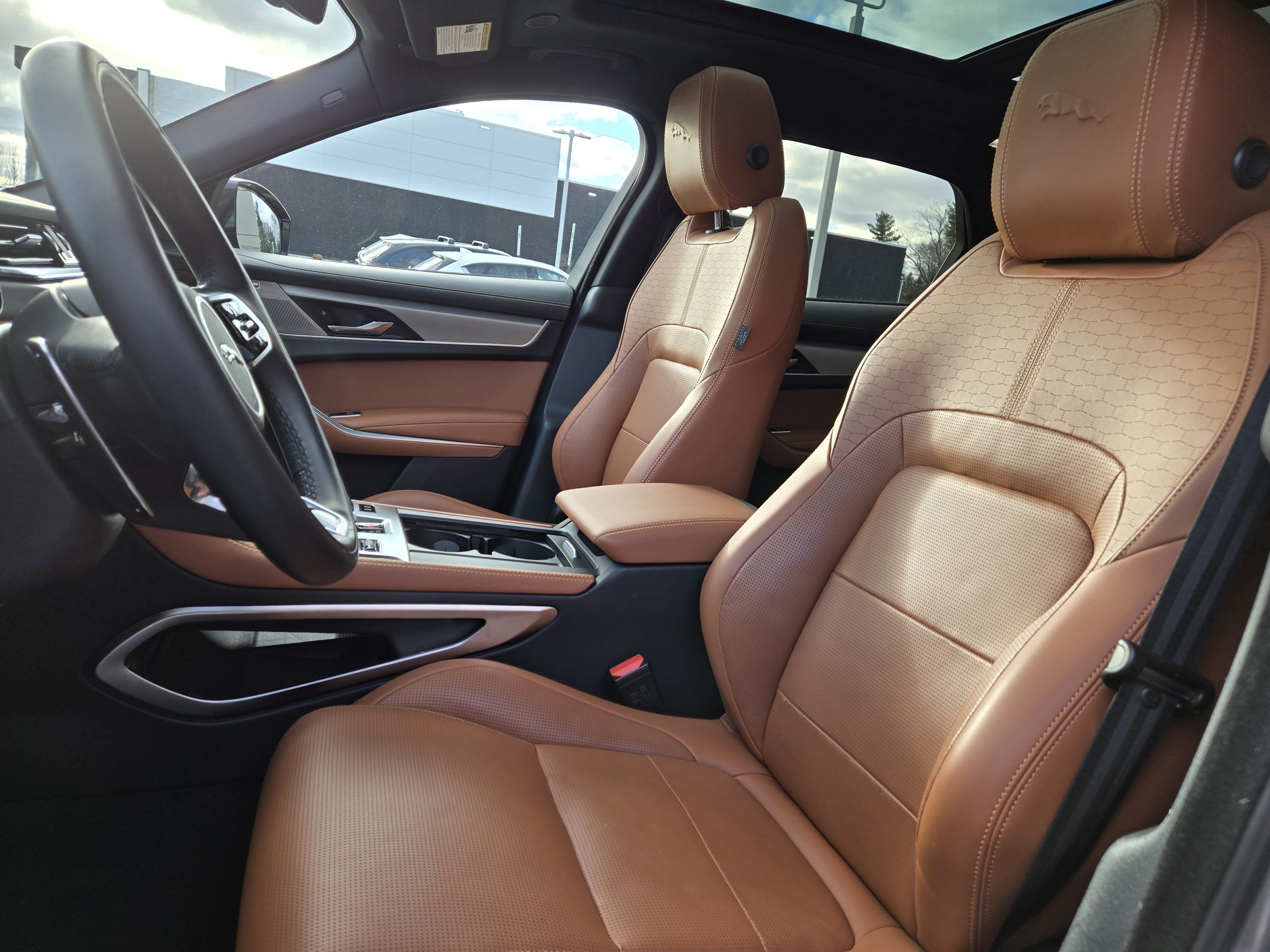 Certified 2026 Jaguar F-PACE R-Dynamic S AWD/4WD image 10