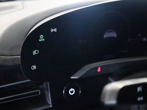 Used 2020 Porsche Taycan Turbo S image 19