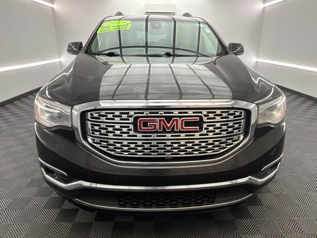 Used 2019 GMC Acadia Denali w/ Technology Package FWD image 2