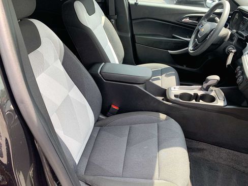Certified 2024 Chevrolet Trax LS w/ LS Convenience Package FWD image 24