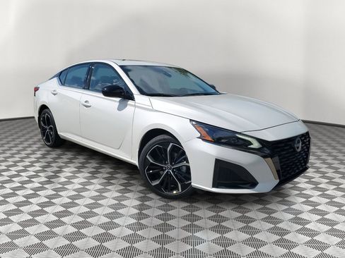 New 2025 Nissan Altima 2.5 SR w/ SR Premium Package image 1