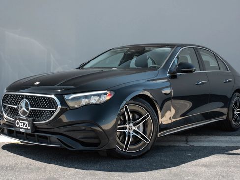 Used 2024 Mercedes-Benz E 350 4MATIC Sedan image 1