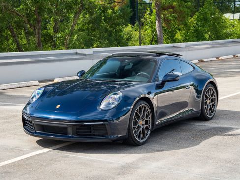 Used 2020 Porsche 911 Carrera RWD image 5
