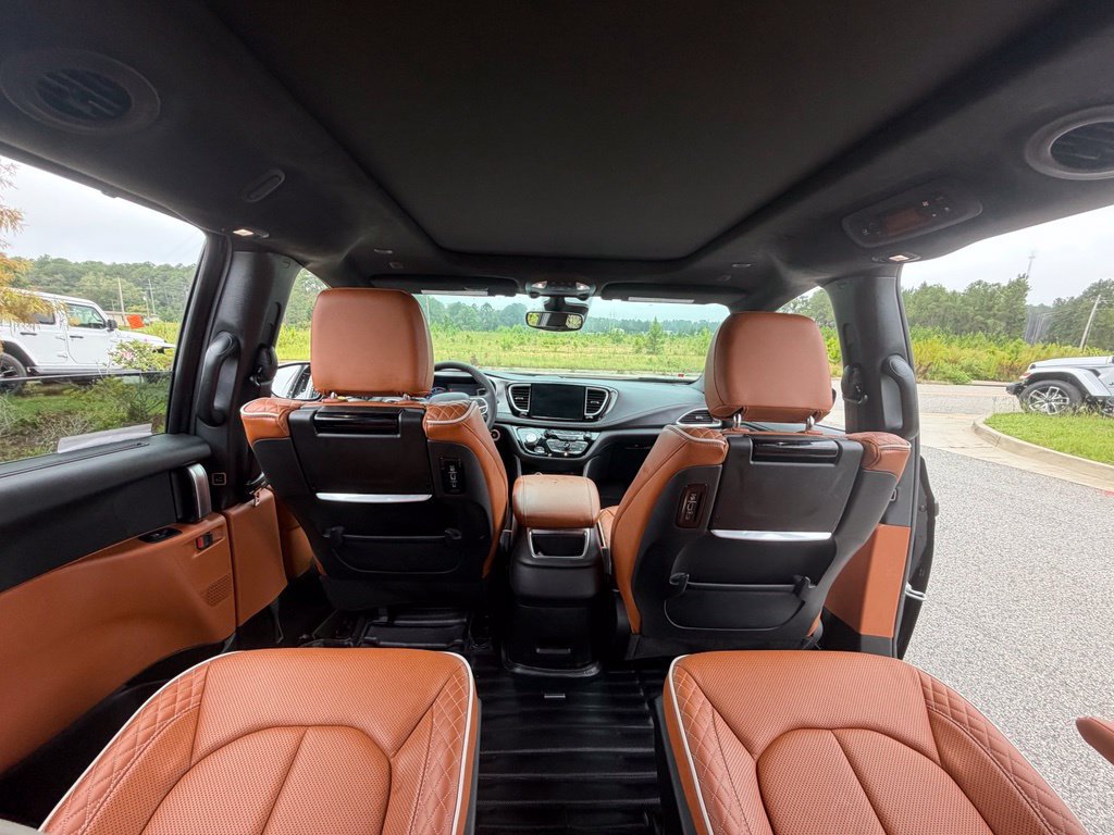 Used 2024 Chrysler Pacifica Pinnacle FWD image 35