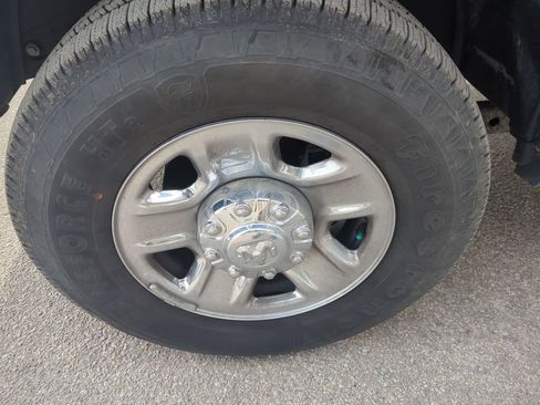 Used 2024 RAM 2500 Tradesman w/ Chrome Appearance Group image 11