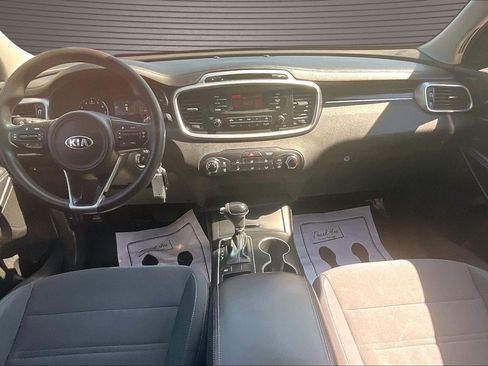 Used 2016 Kia Sorento L FWD image 7