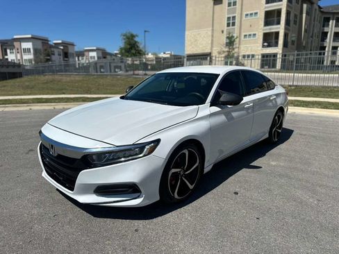 Used 2018 Honda Accord LX image 1
