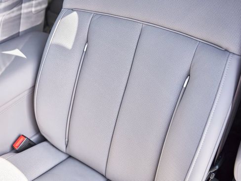 Used 2025 Rolls-Royce Phantom Sedan RWD image 55
