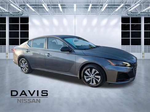 Used 2024 Nissan Altima 2.5 S FWD image 1