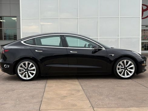 Used 2017 Tesla Model 3 Long Range image 3