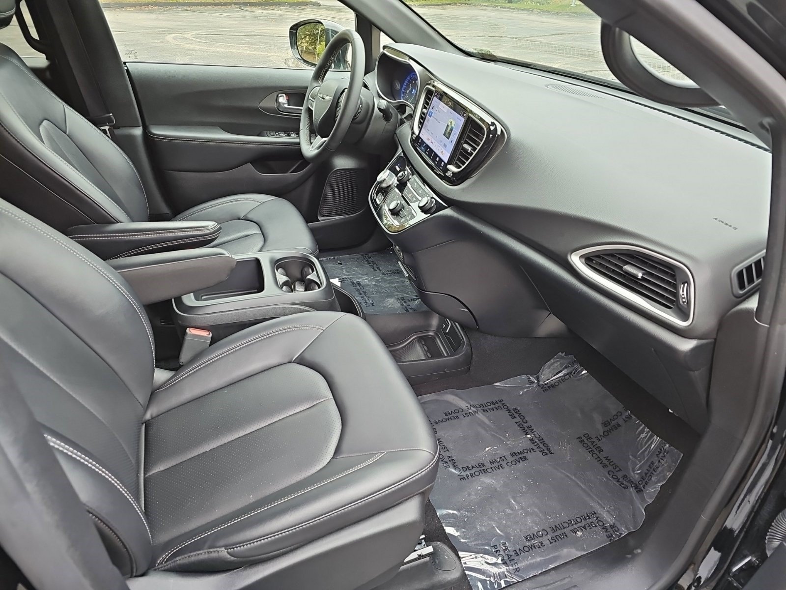 Used 2025 Chrysler Pacifica Select FWD image 12