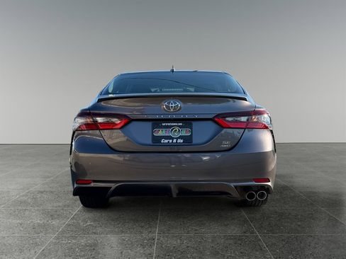 Used 2021 Toyota Camry SE w/ Cold Weather Package AWD/4WD image 5