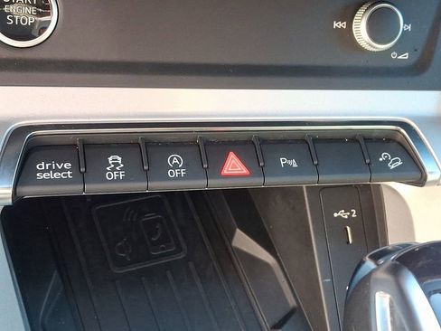 Used 2022 Audi Q3 2.0T Premium Plus w/ Premium Plus Package image 25