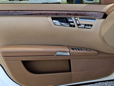 Used 2008 Mercedes-Benz S 550 image 12
