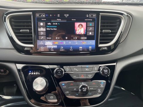 New 2026 Chrysler Voyager LX image 14