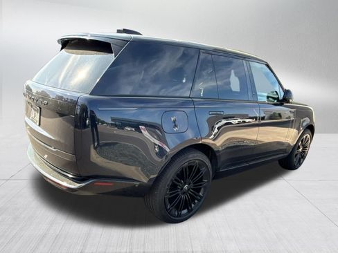 Used 2025 Land Rover Range Rover SE AWD/4WD image 4
