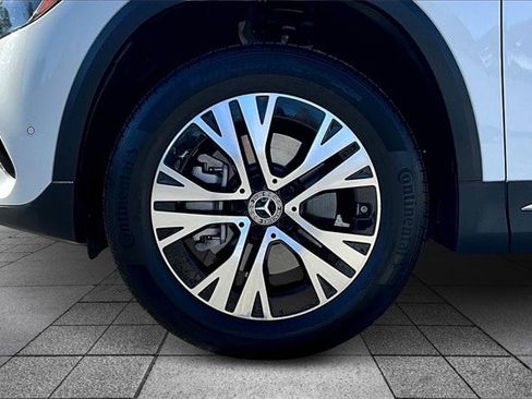 Certified 2025 Mercedes-Benz GLA 250 4MATIC image 37