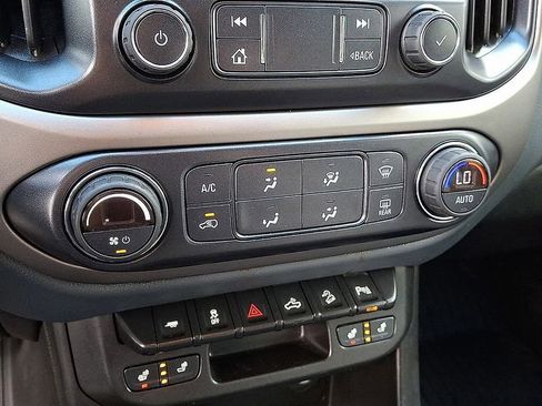 Used 2020 Chevrolet Colorado Z71 AWD/4WD image 20