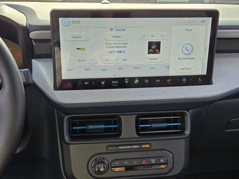 New 2025 Ford Maverick XLT w/ XLT Luxury Package image 13