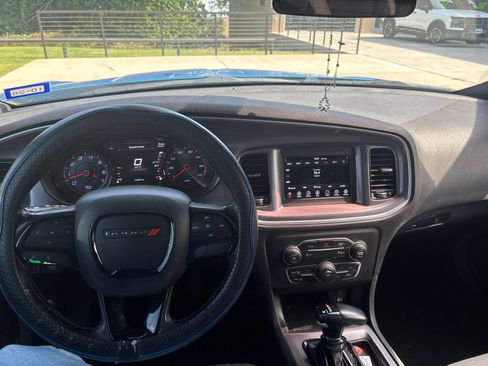 Used 2019 Dodge Charger SXT w/ Blacktop Package RWD image 9