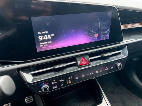 New 2025 Kia Niro EX Touring image 22