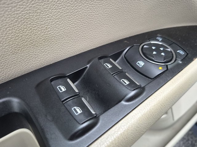 Used 2019 Ford Fusion SEL FWD image 11