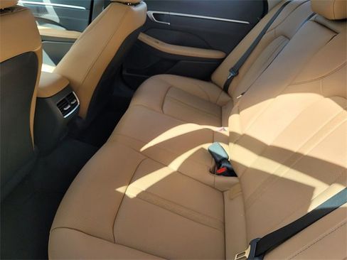 New 2025 Hyundai Sonata Limited image 9