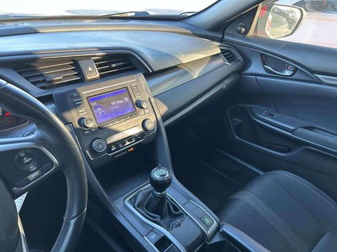 Used 2018 Honda Civic Sport image 10