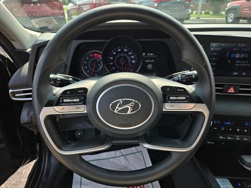 Used 2021 Hyundai Elantra SEL FWD image 30