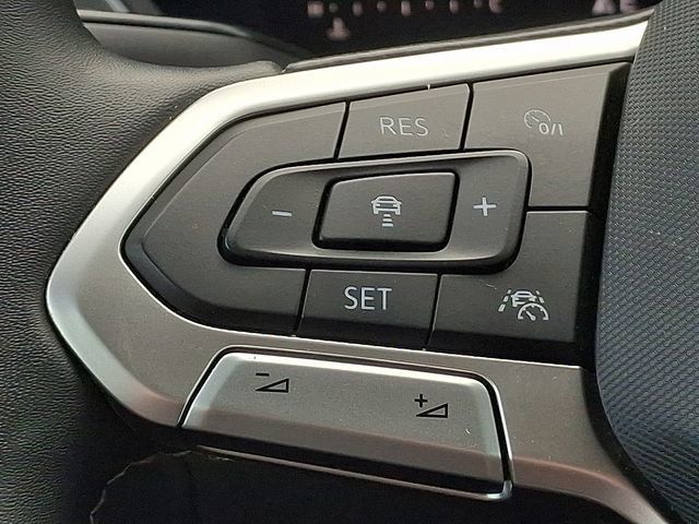 Used 2023 Volkswagen Tiguan SE FWD image 23