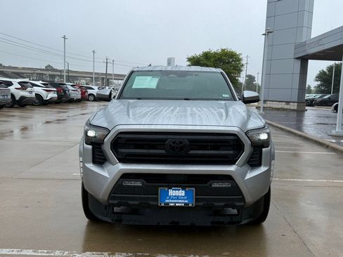 Used 2024 Toyota Tacoma SR5 RWD image 9