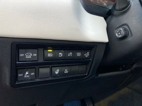 Used 2023 Toyota Sequoia Capstone image 16