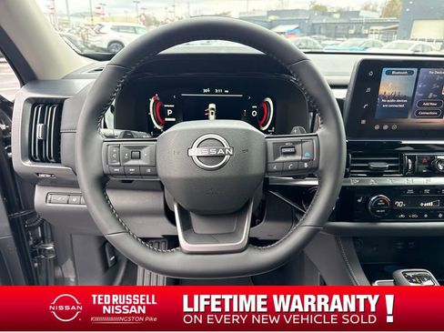 New 2026 Nissan Pathfinder SL image 14