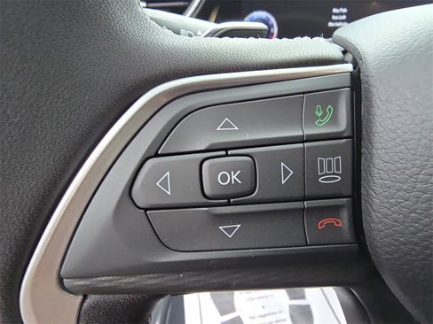 New 2025 Jeep Grand Cherokee Laredo image 17