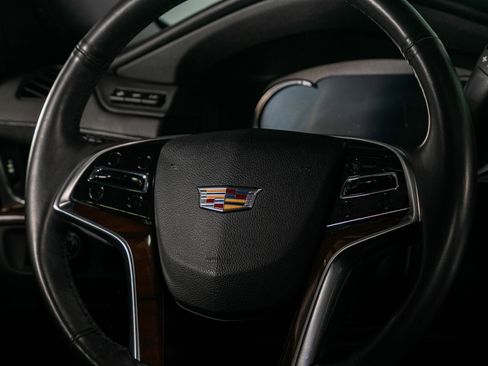 Used 2018 Cadillac Escalade Premium Luxury image 44